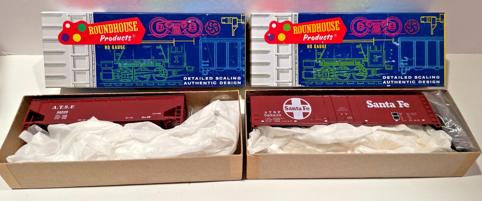 Vintage HO Roundhouse ATSF Santa Fe Ballast Hopper/ Box Car Lot of 2 Unassembled