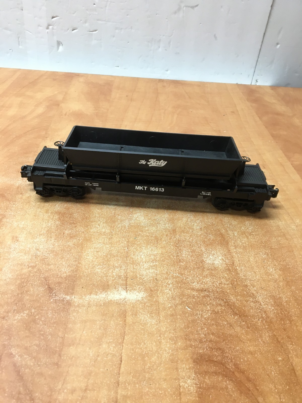 Lionel MKT 16613 The Katy Coal Dump Car 0 and 027 Gauge Railroad Train Car