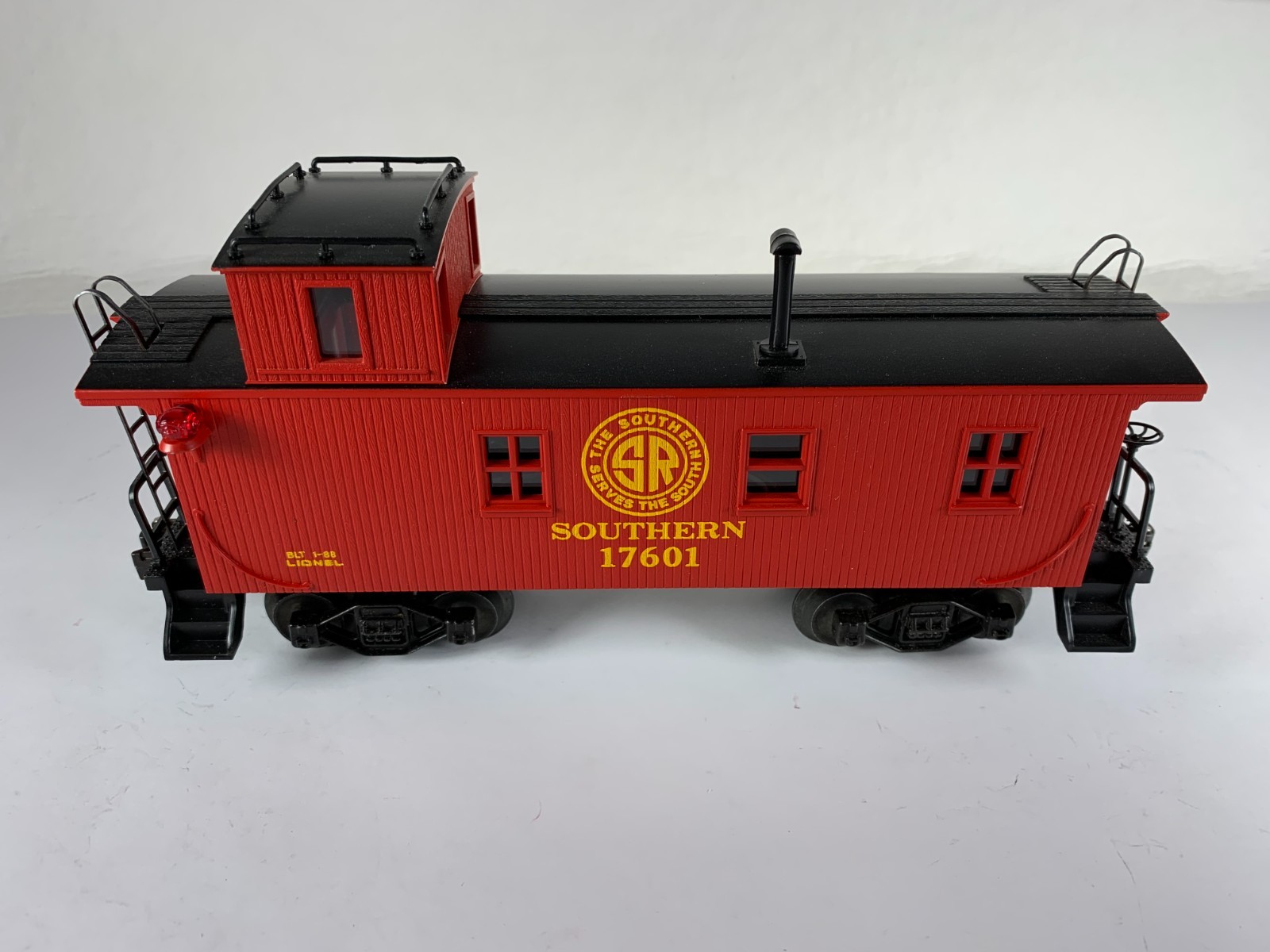 LIONEL 6-17601, SOUTHERN WOODSIDED CABOOSE, OB (1988)
