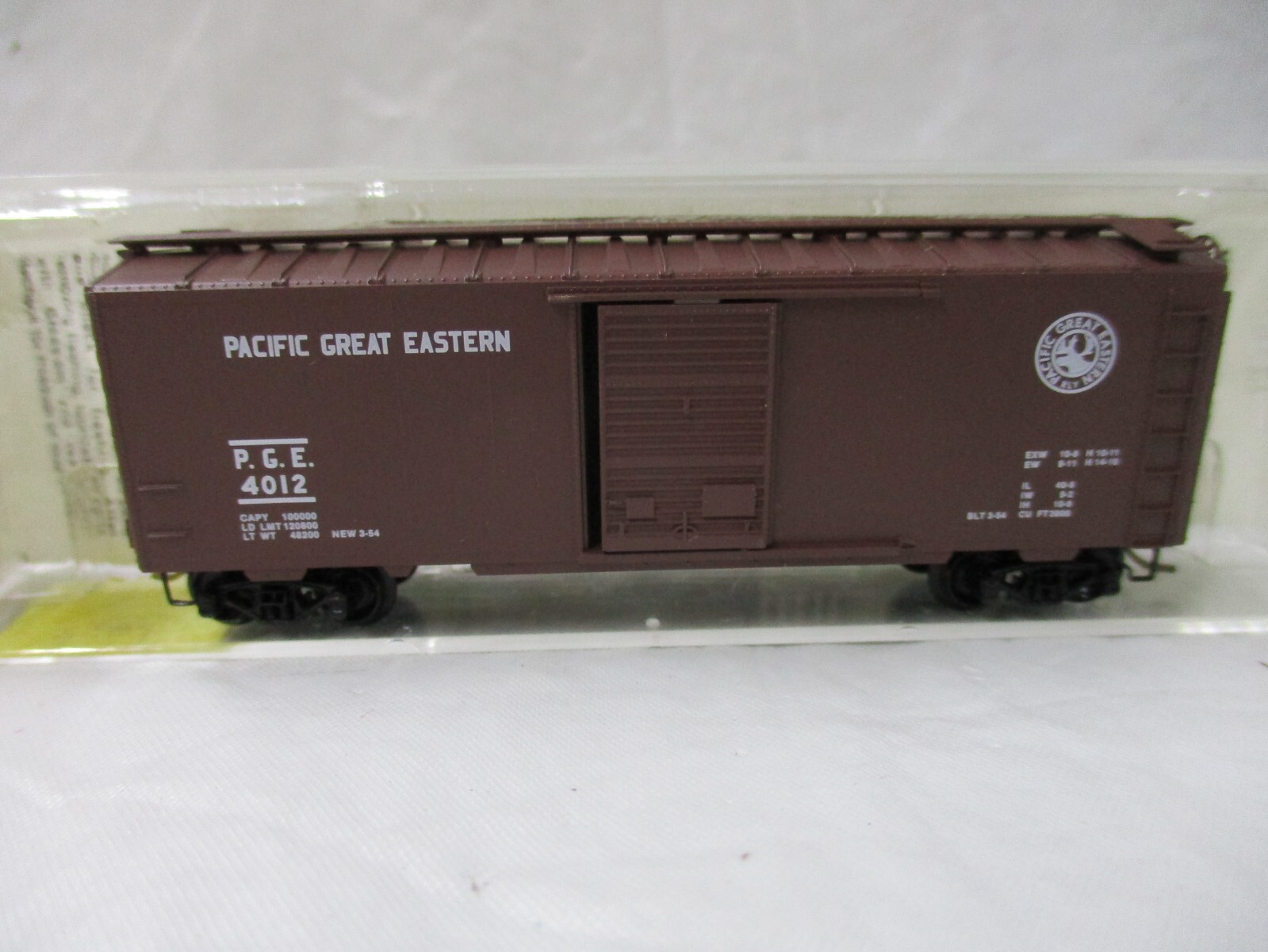 N Scale Kadee Micro Trains 20970 Pacific Great Eastern 40′ Box Car Rd# PGE 4012