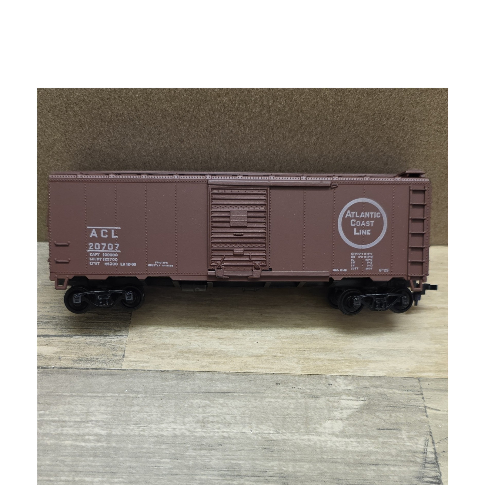Athearn HO 40′ Box Car Atlantic Coast Line Brown 5001 Plastic Steel