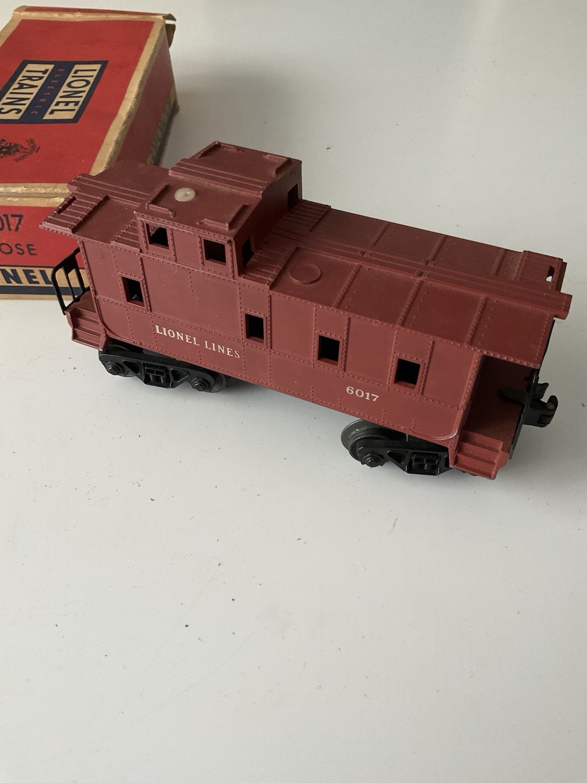 Lionel 6017 Lionel Lines O Gauge 3-Rail Analog Brown/Black Caboose w/ Box