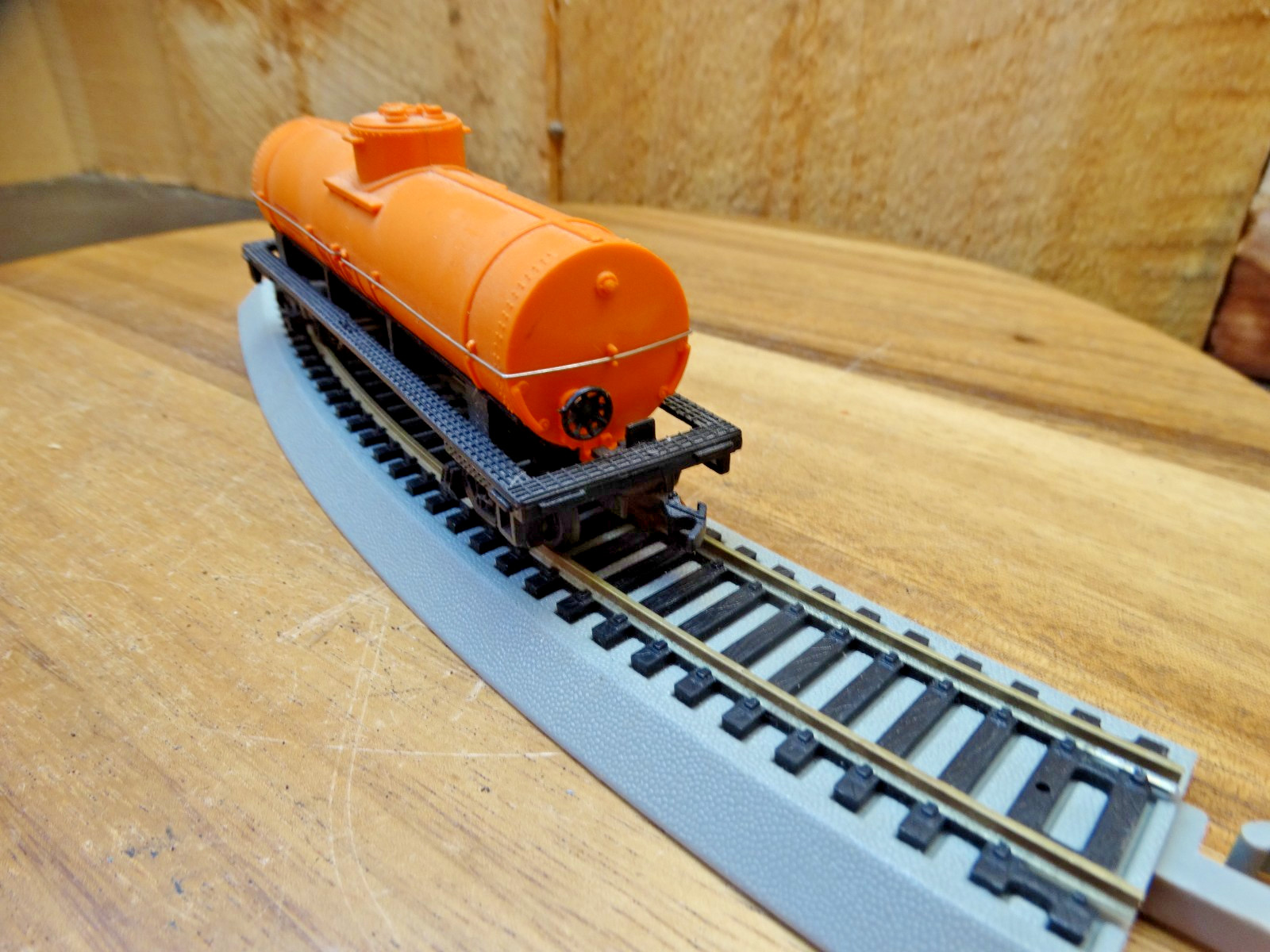 Bachmann HO Scale Weighted 40′ Shell S.C.C.X. 1754 Single Domed Tanker