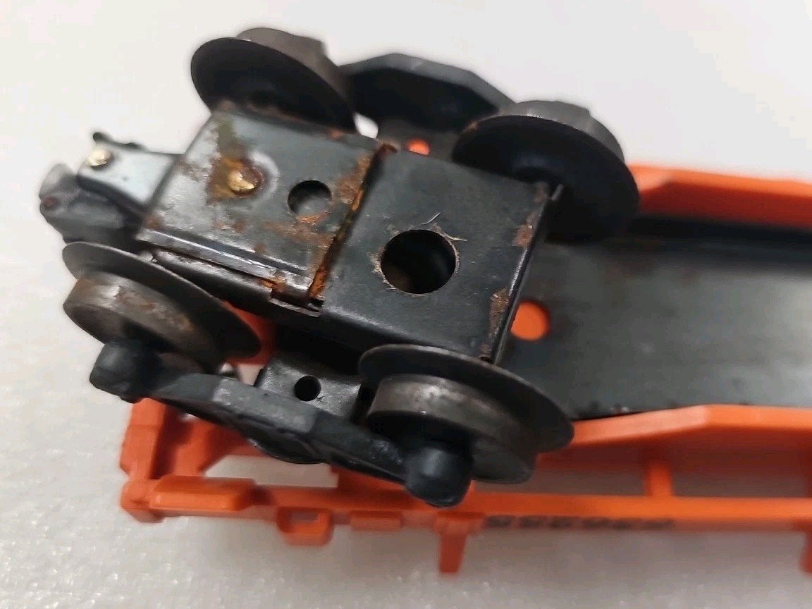 LIONEL POSTWAR O GAUGE 6362 ORANGE RAIL TRUCK CAR FOR 3 TRUCKS #636255. SEE AD.