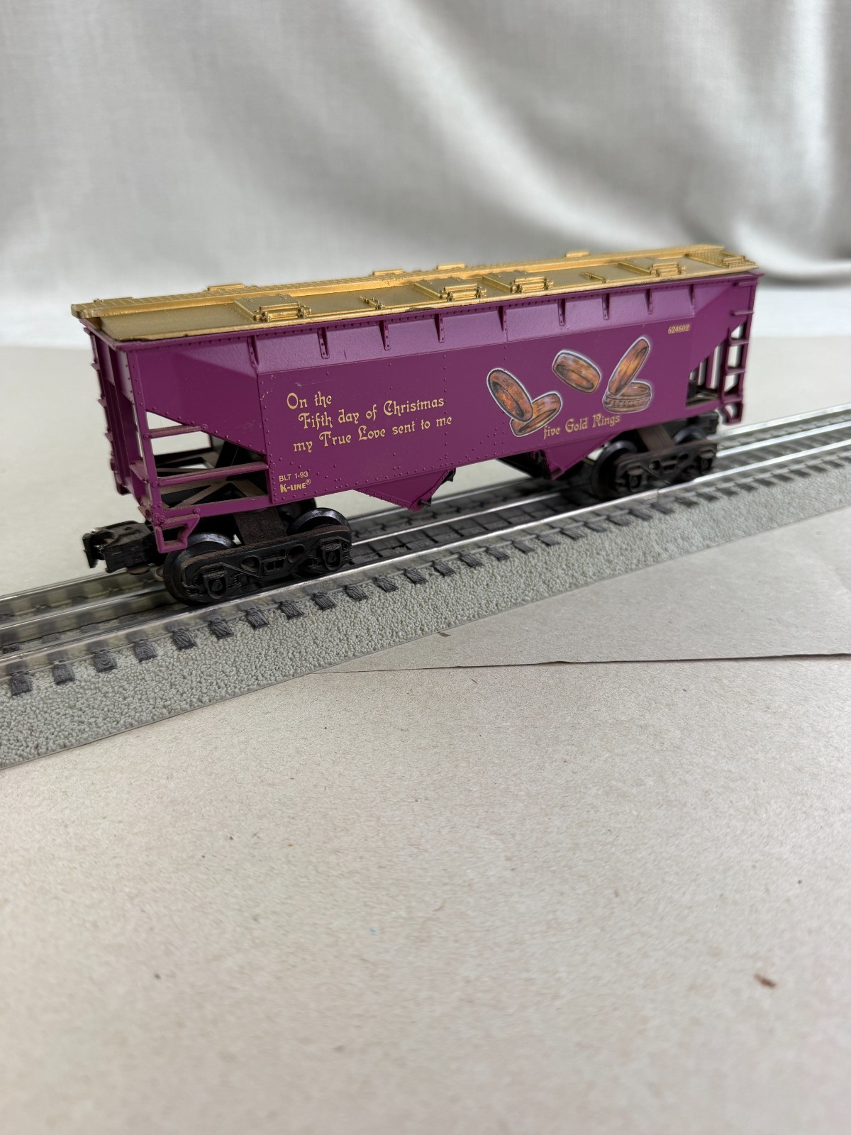 K-Line O Gauge Freight Car Five Gold Rings Christmas Purple Gold 624602