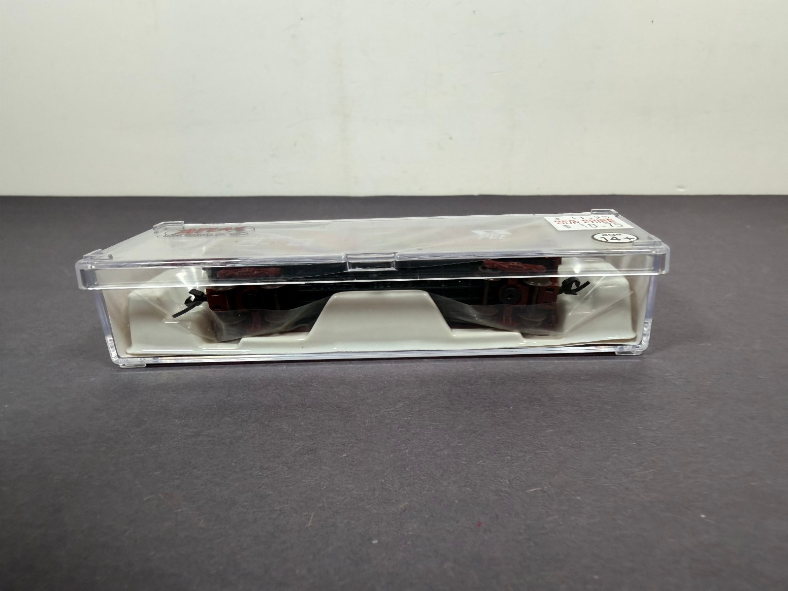Atlas N Scale Train 33316 Plug Door Box Car PACIFIC GREAT EASTERN PGE 8004