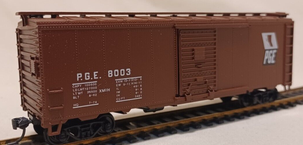 HO scale BEV-BEL 1389 PGE PACIFIC GREAT 40′ Box Car #8003 – Nicely Built-up !!