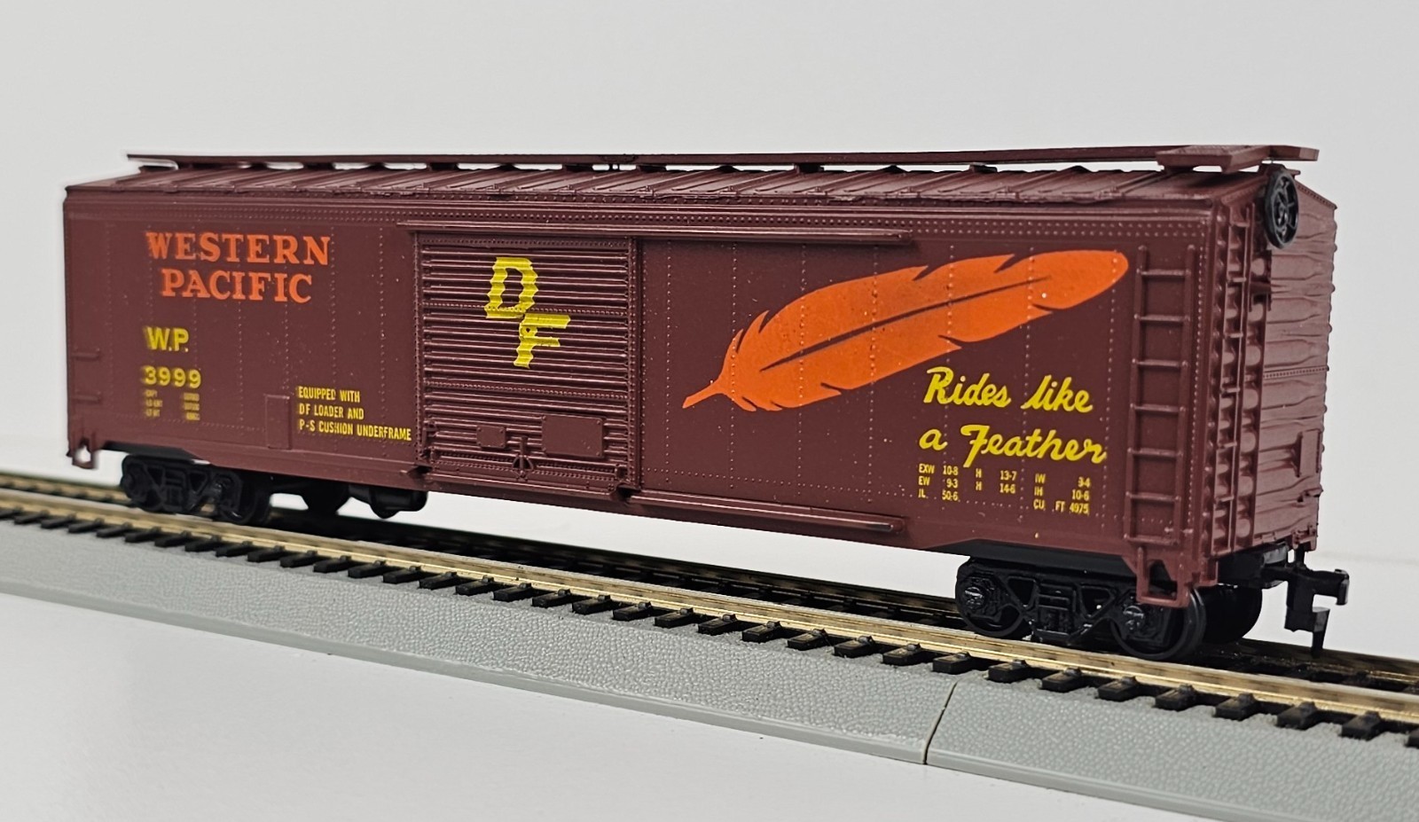 HO Roundhouse 1221 Western Pacific 50′ Boxcar #3999 model trains ho scale