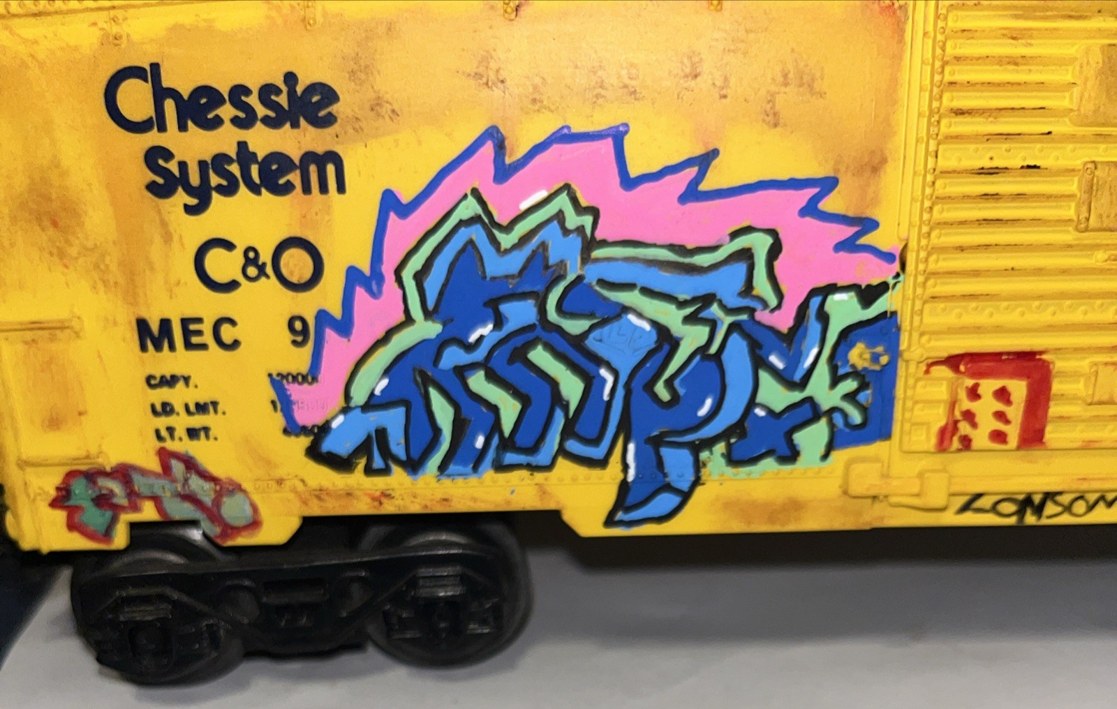 Lionel Custom Graffiti + Weathered Chessie System C&O Box Car