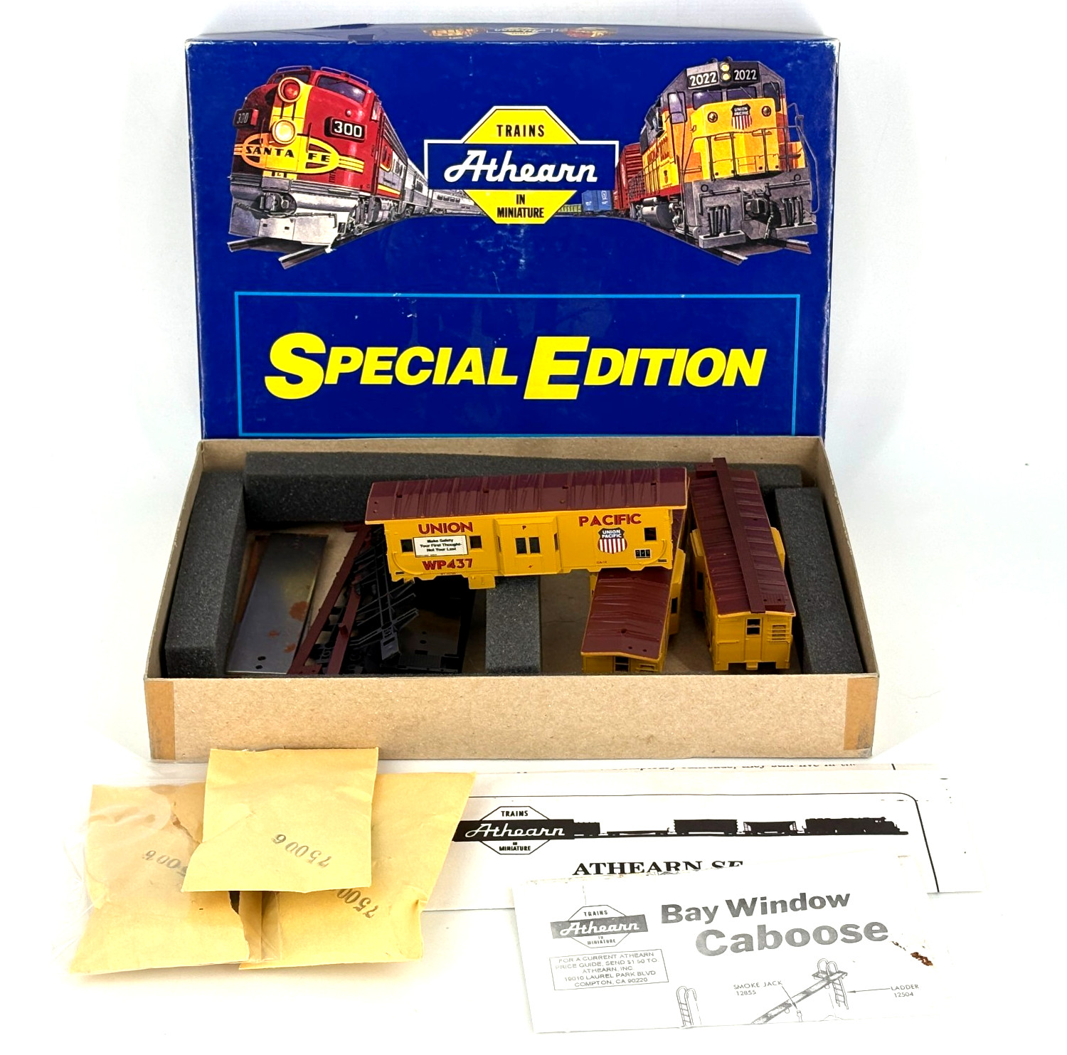 HO Athearn Special Edition 2305 UP Union Pacific Bay Window Caboose 3-Pack NEW