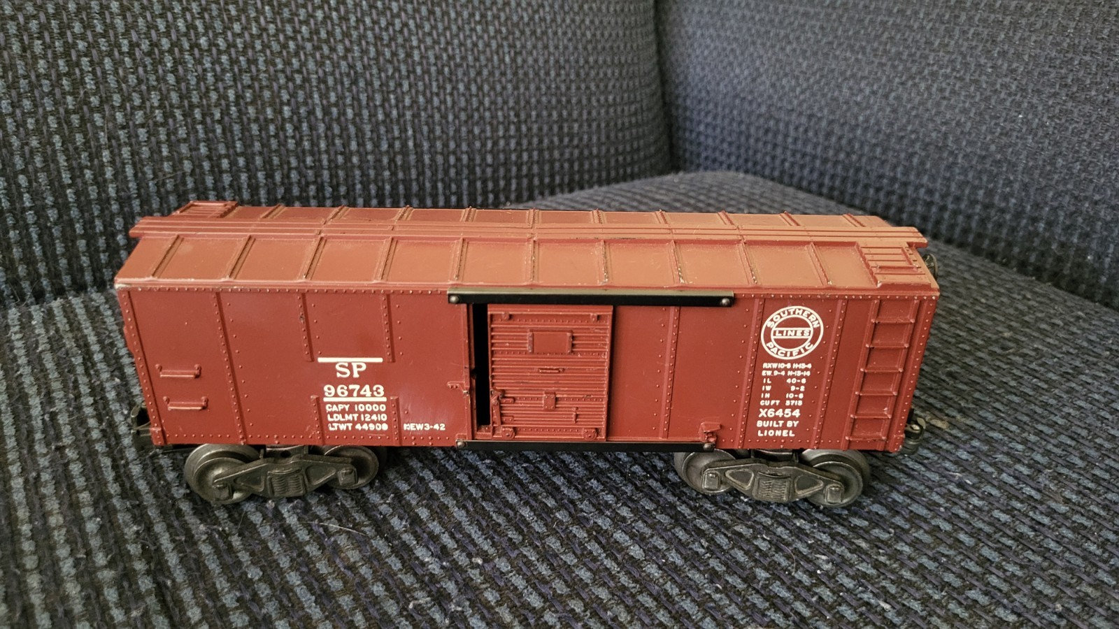 NICE LIONEL X6454 SP Southern Pacific tuscan Boxcar