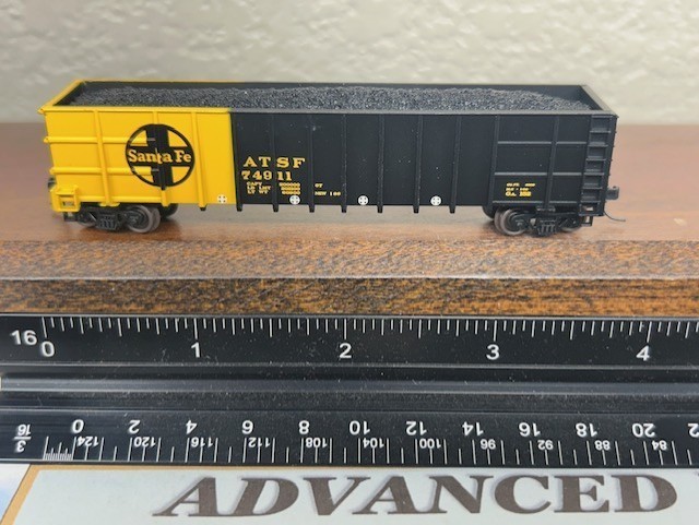 SANTA FE 5-pack THRALL 50ft ROTARY HIGH-SIDE GONDOLAS w/COAL LOADS N Scale NEW