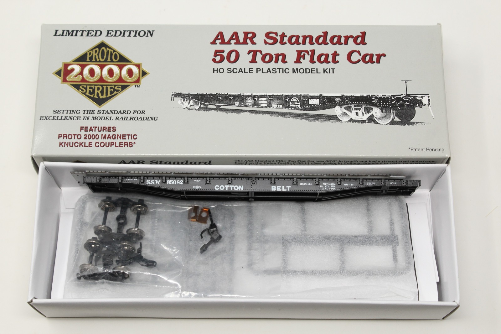 HO Scale Proto 2000 21943 AAR Standard 50 Ton Flat Car Cotton Belt SSW 85082 Kit