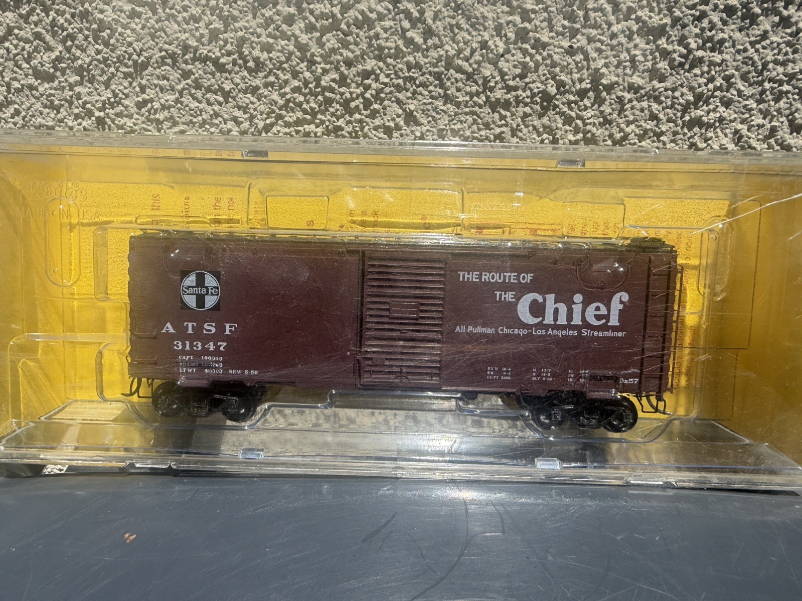 Kadee, Santa Fe HO 40′ Box Cars NIB 31347, 31440