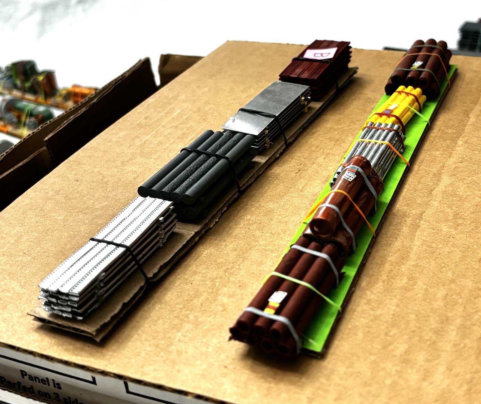 💥HO Scale Flatbed Loads ~ Handmade – You choose, in sets of 2. Pls read descrip