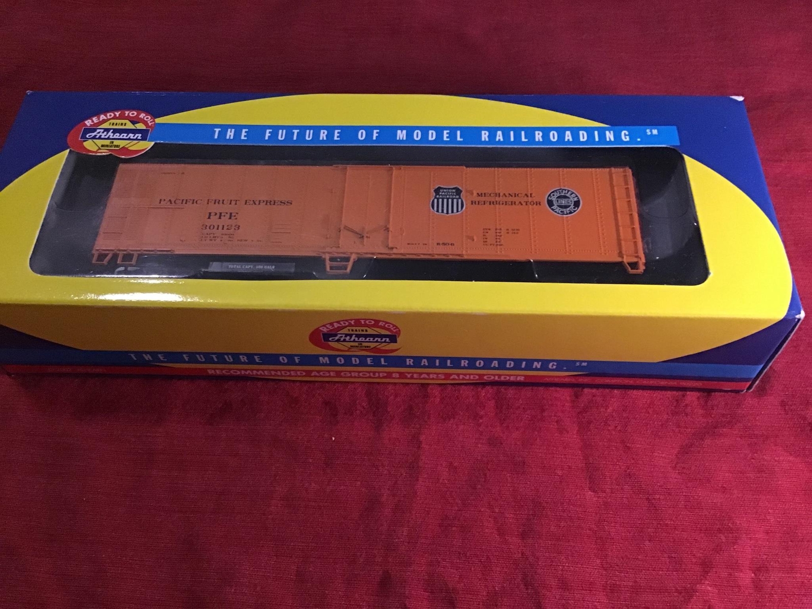 ATHEARN READY TO ROLL HO-SCALE 50’ PACIFIC FRUIT EXPRESS REEFER #7553 L@@K!!!