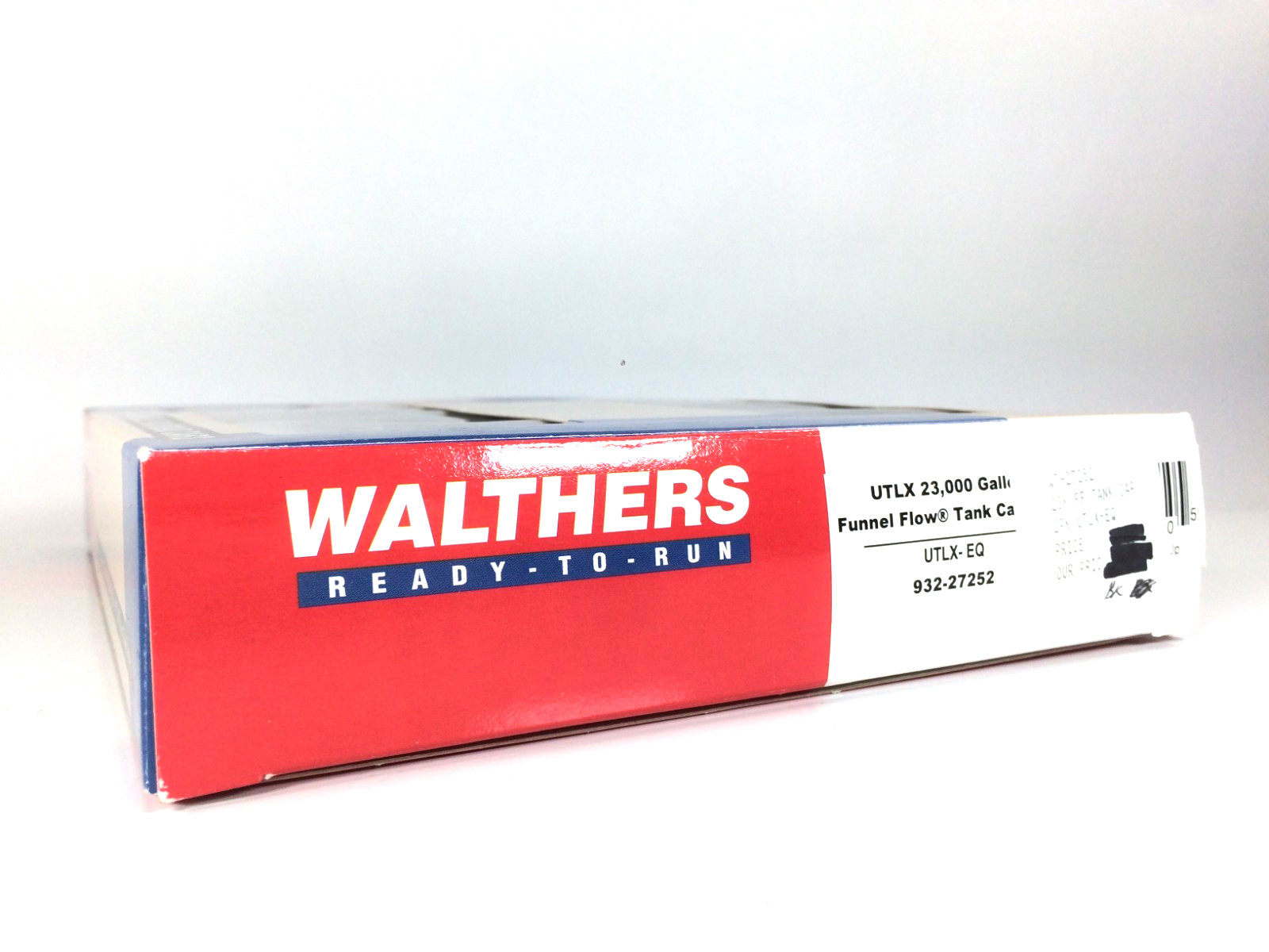 Walthers HO 932-27252 UTLX #641634 #641679 23,000 Gal. Funnel Flow Tank Car-2-Pk