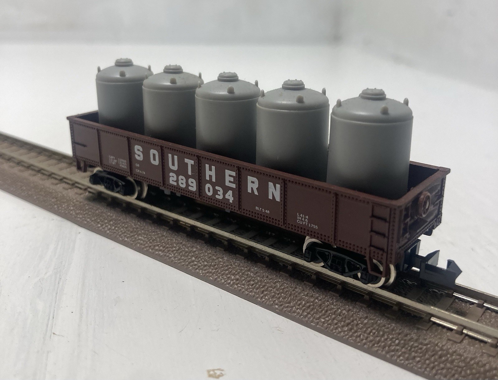 ATLAS N SCALE 3508 SOUTHERN RAILWAY 42 GONDOLA WITH 5 CANISTER LOAD 289034
