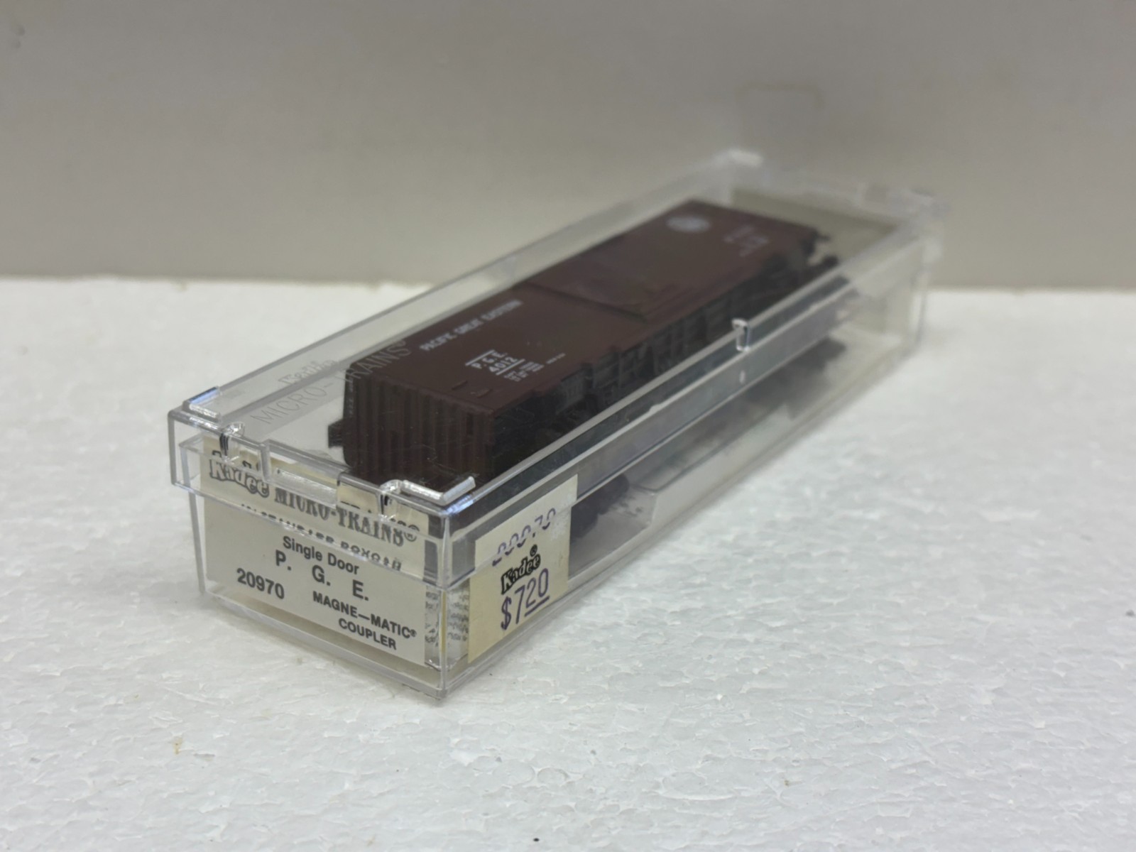 N Scale Kadee Micro Trains MTL 20970 Pacific Great Eastern PGE 4012 Box Car