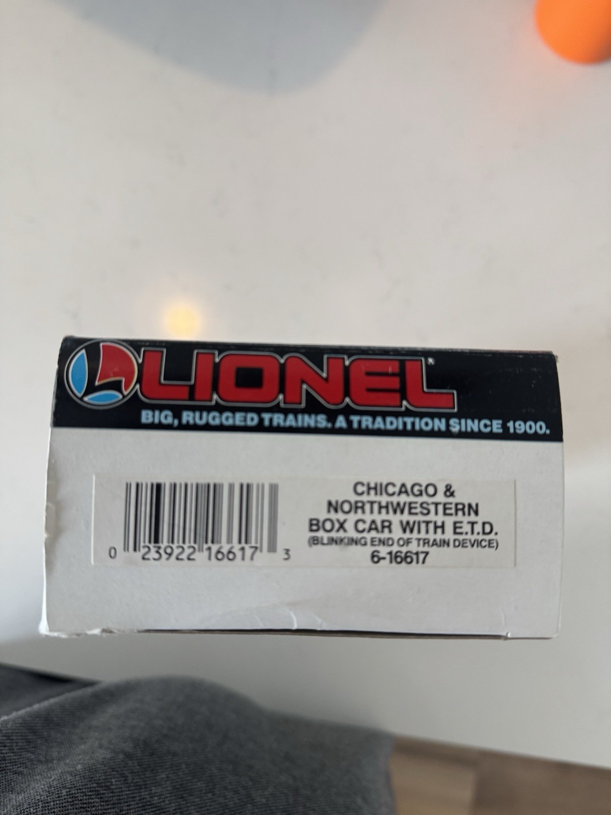 Lionel O Scale Chicago & Northwestern Boxcar w/ End of Train Device 6-16617 -NEW