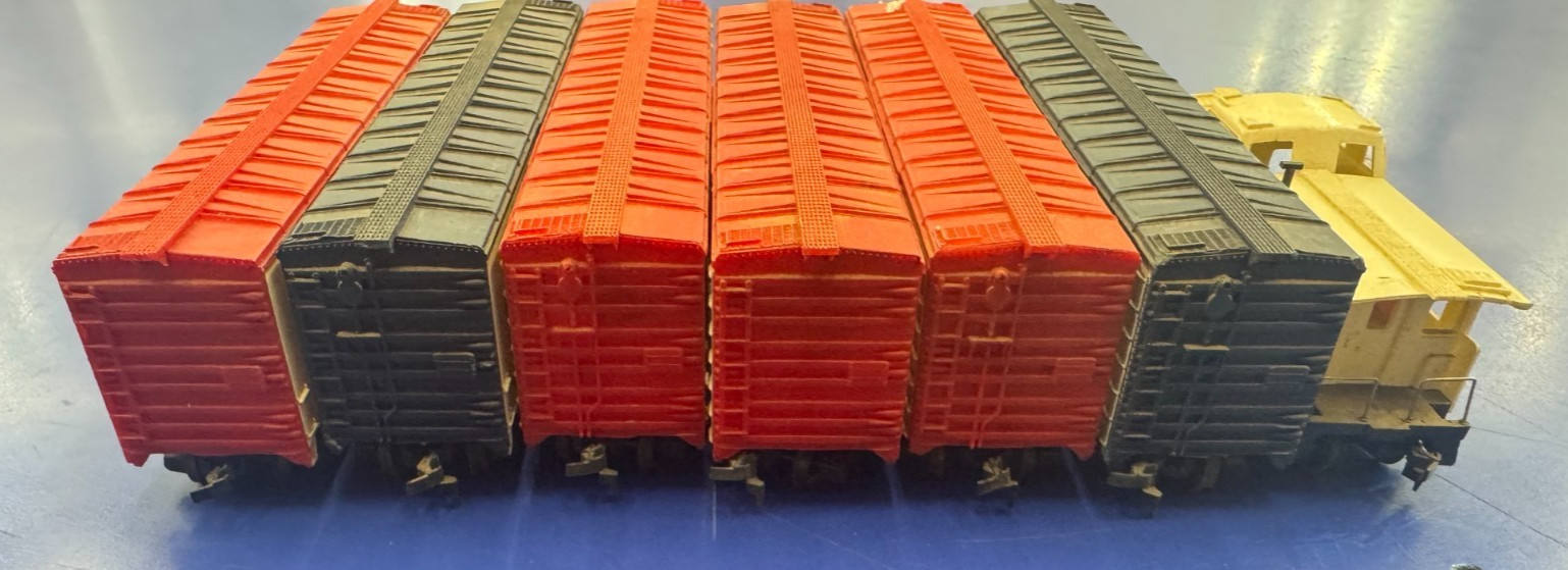 7pc Lot HO Spirit Of 76 Set Freight Cars Box Caboose w/Plastic Wheels