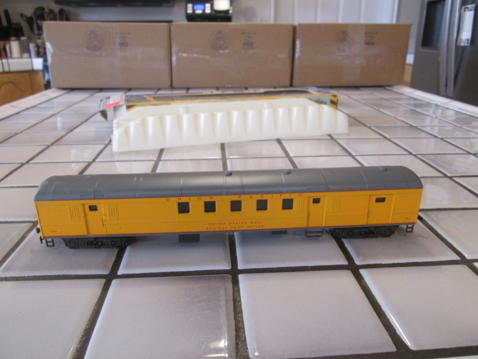 AHM/rivarossi UNION PACIFIC passenger car HO scale