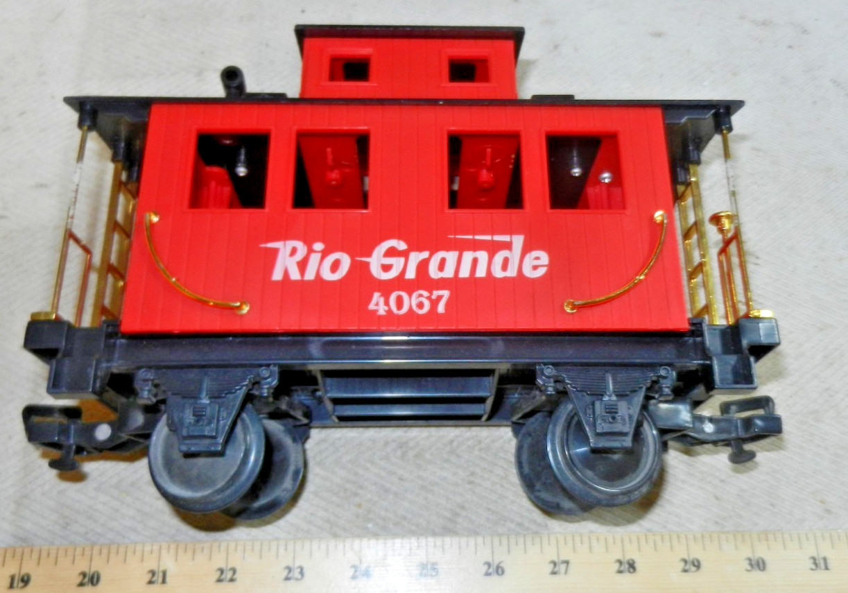 Scientific Toys Rio Grande #4067 Bobber Caboose G Scale, Red , lightly used (C)