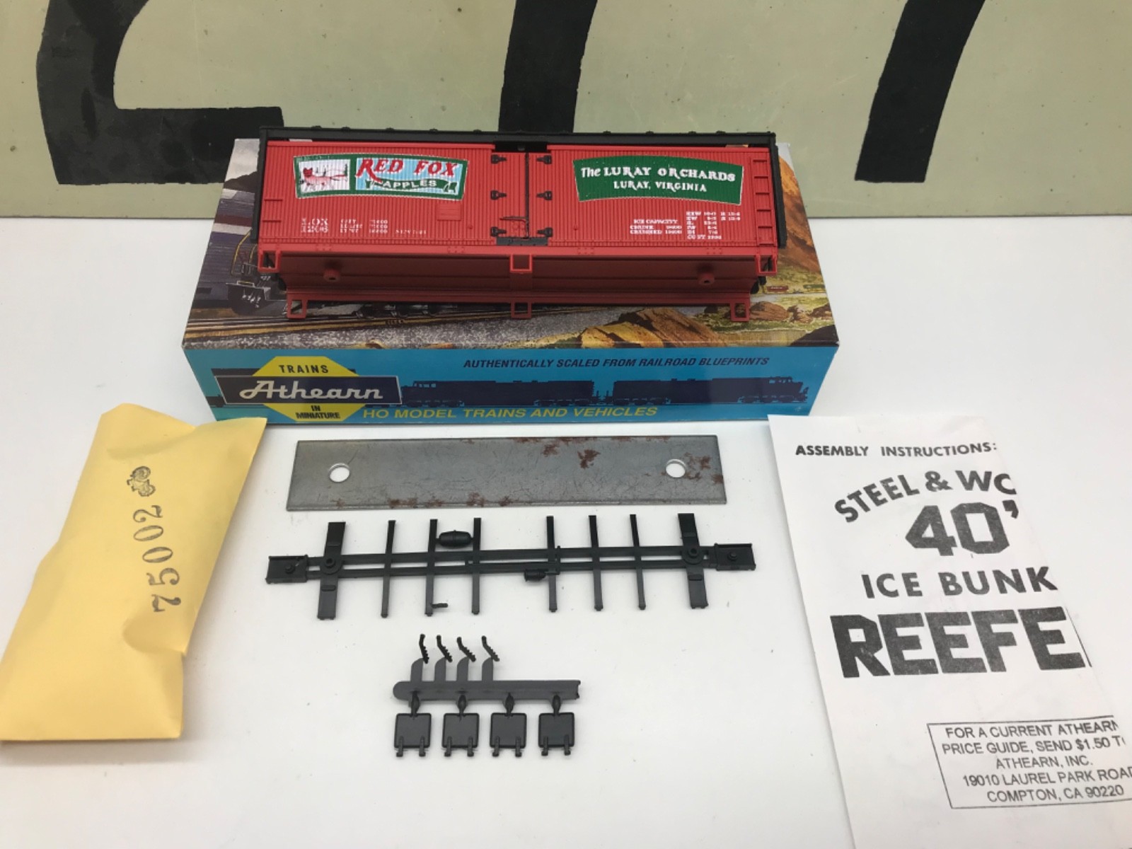 Athearn Ho Scale Red Fox Apples 40′ Reefer Boxcar Unassembled NOS