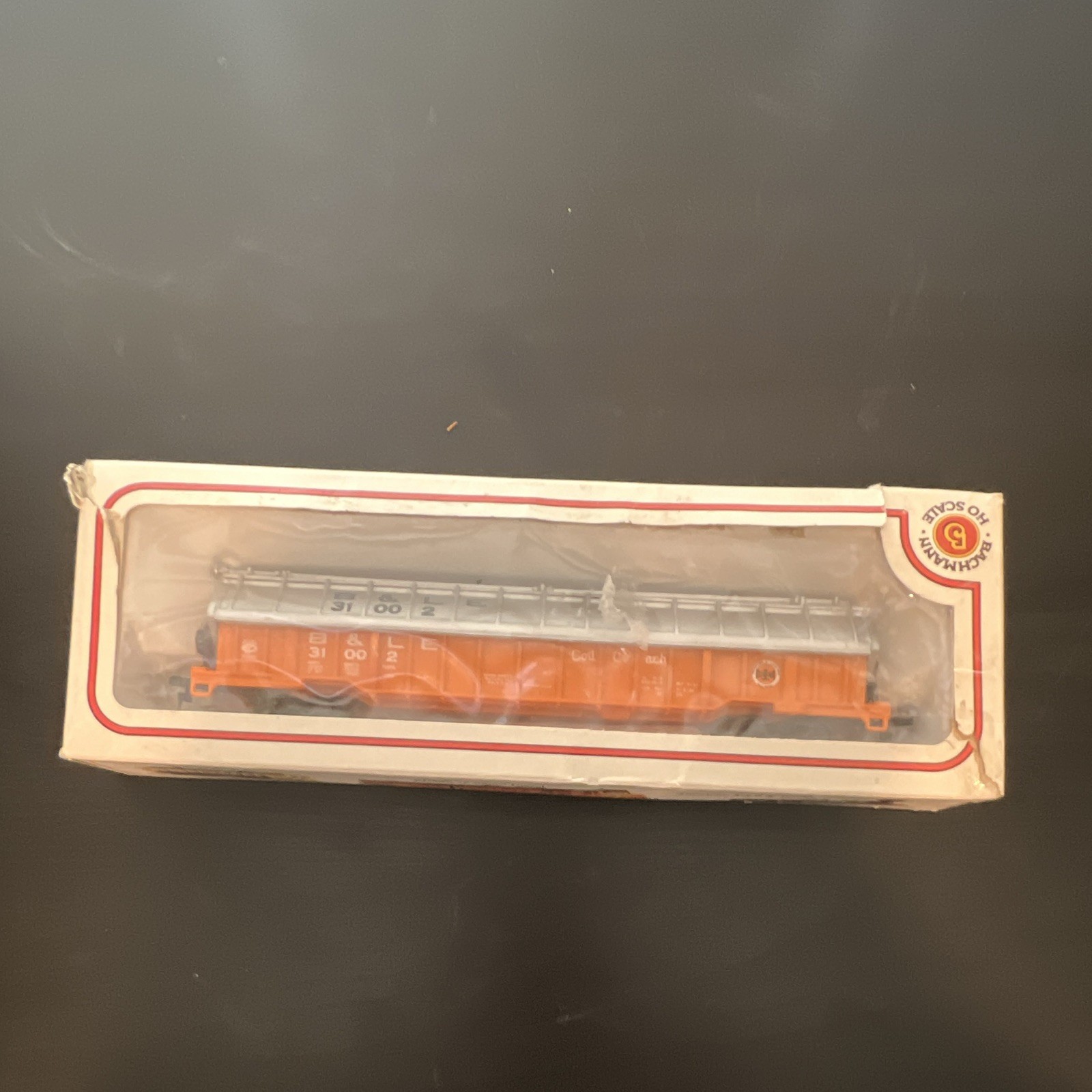 Bachmann B&LE HO Cylindrical Hopper Freight Car 31002 Ready to Go Orange/Silver