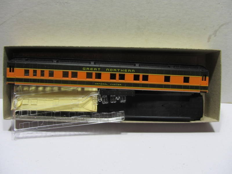 Athearn HO Scale Great Northern STD Pullman Passenger Car Kit 2463 NEW