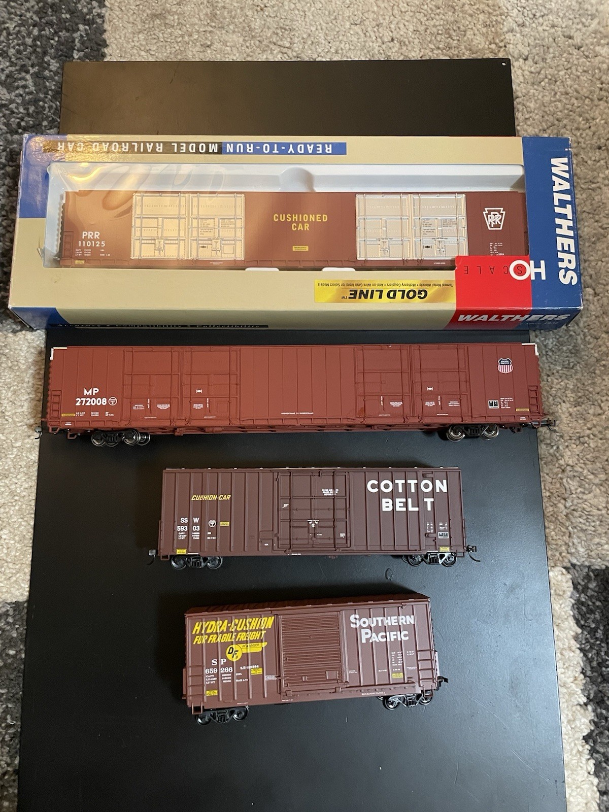 Ho Boxcars Lot of 4 – 2 Walthers ho 86’ High cube + 2 Boxcars