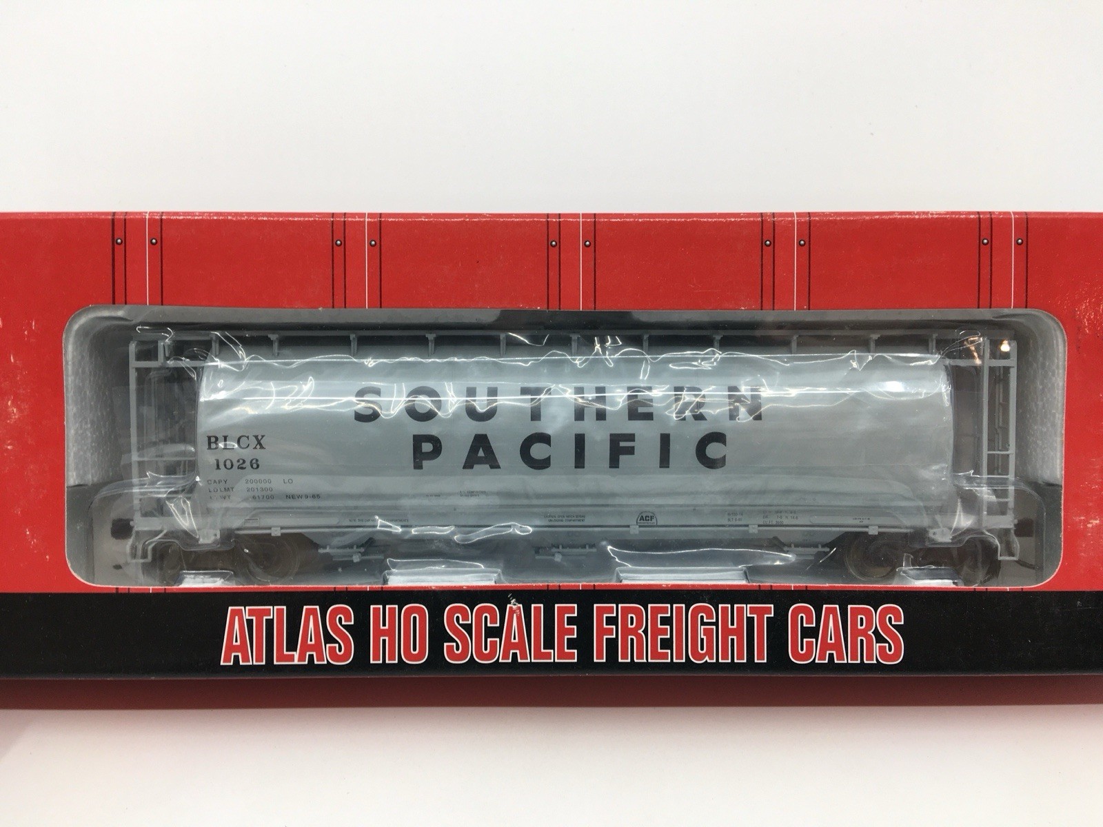 HO Atlas 1938-4 Southern Pacific ACF 3-Bay Cylindrical Covered Hopper BCLX #1026