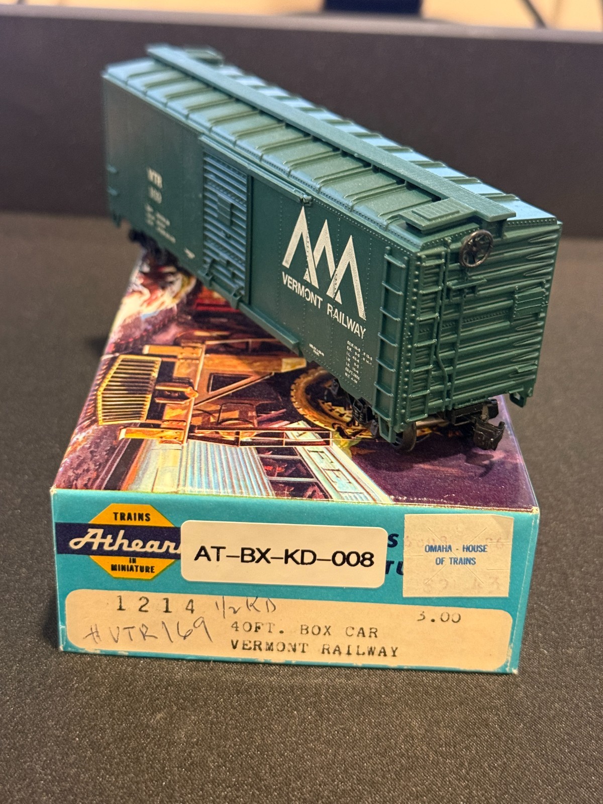 Athearn HO Scale Vermont Railway 40′ Boxcar Kadee Hook Horn Couplers