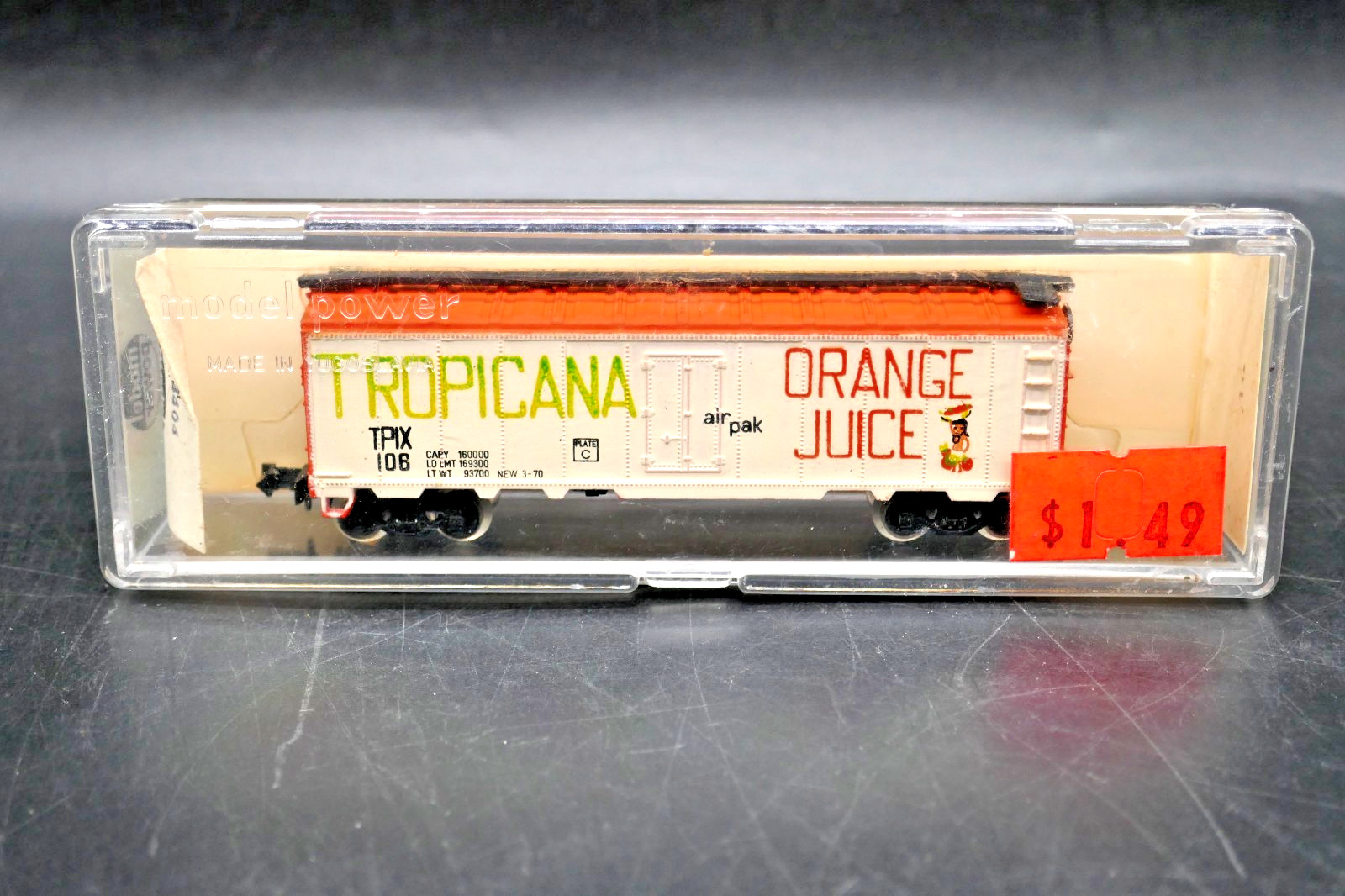 N Model Power Tropicana Reefer Boxcar 3404 in Case
