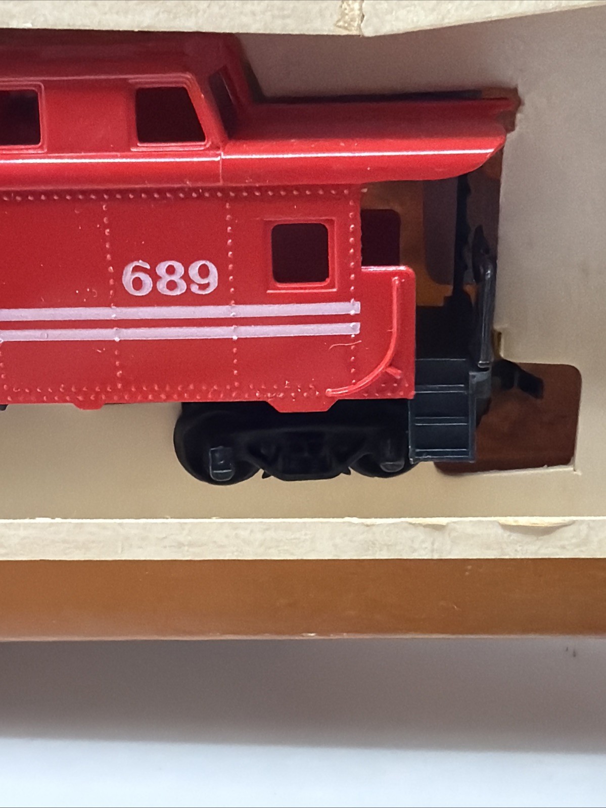 Vintage TYCO HO Scale Red Caboose 689 Made in Hong Kong