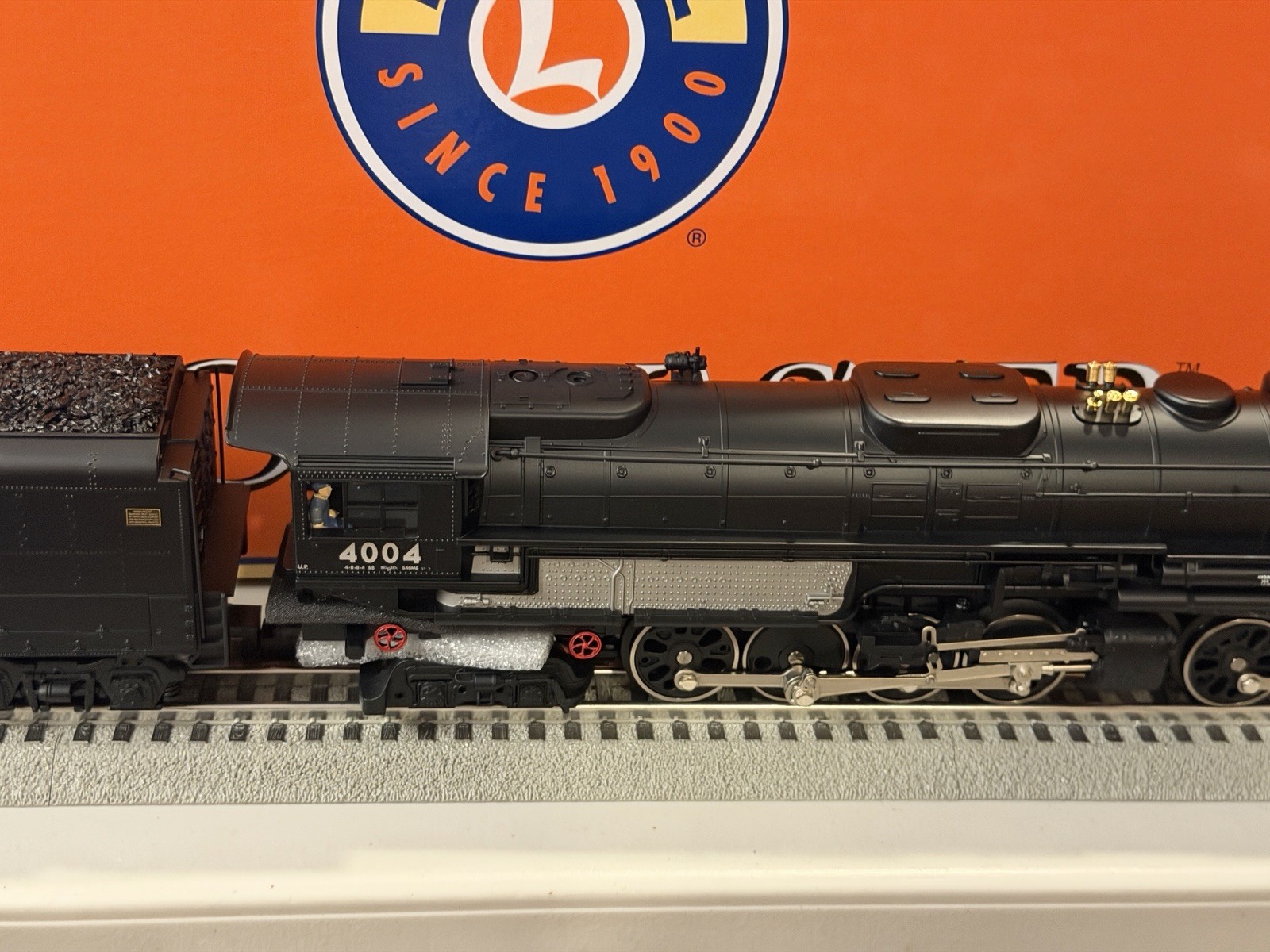 Lionel 1922010 Big Boy Union Pacific 5-Car Sherman Hill Set – Lionchief Plus 2.0