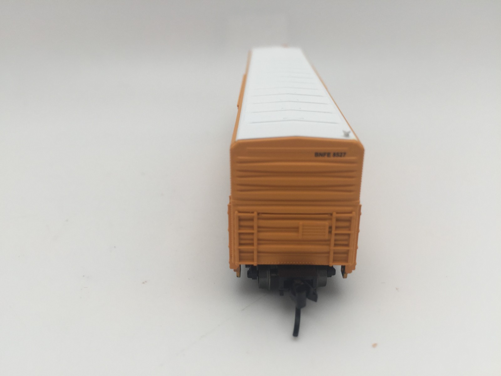 Red Caboose N Scale RN-18608-03 BNFE N R-70-15 Mechanical Reefer Rd #8527