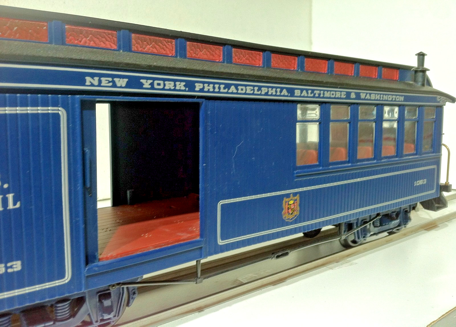 (2) Bachmann Big Haulers G Scale Passenger Cars 1988 Royal Blue Line
