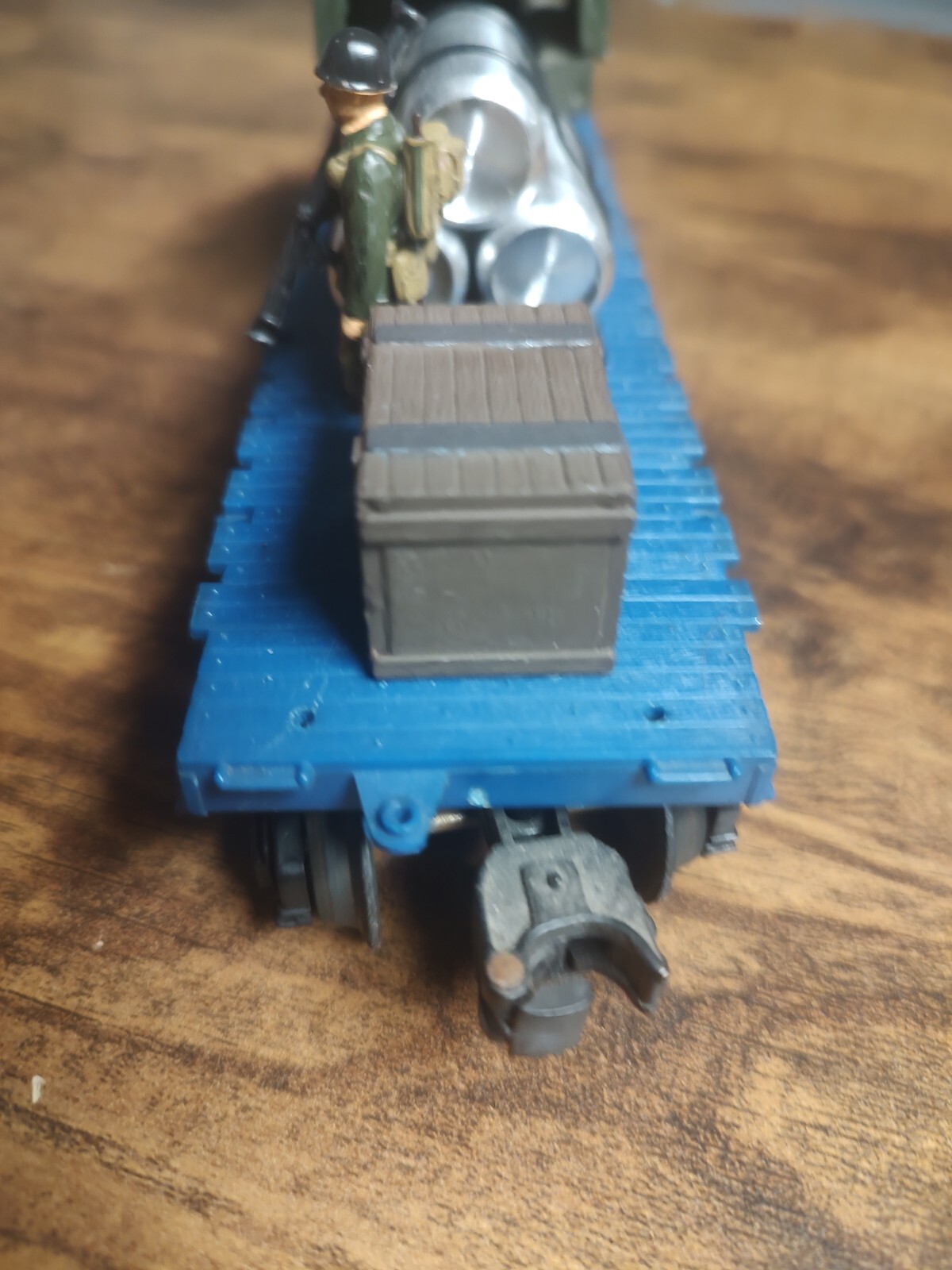 Lionel Republic Steel Flat car with Army Diecast Solida truck w/accessories