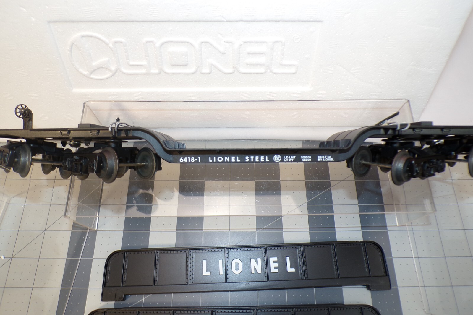 LIONEL 16 Wheel Depressed Flatcar w/ Steel Load 6-26971 Complete