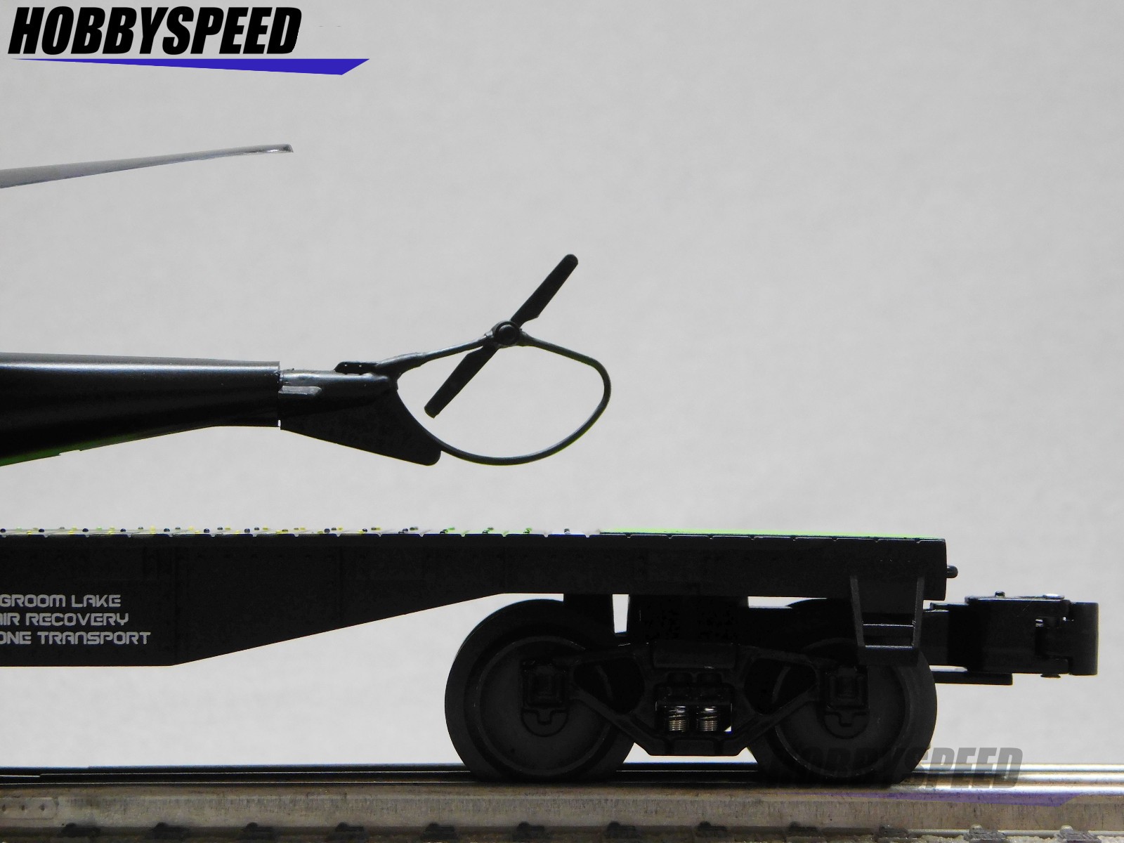 LIONEL AREA 51 UFO RECOVERY HELICOPTER FLATCAR O GAUGE train 2528040 NEW