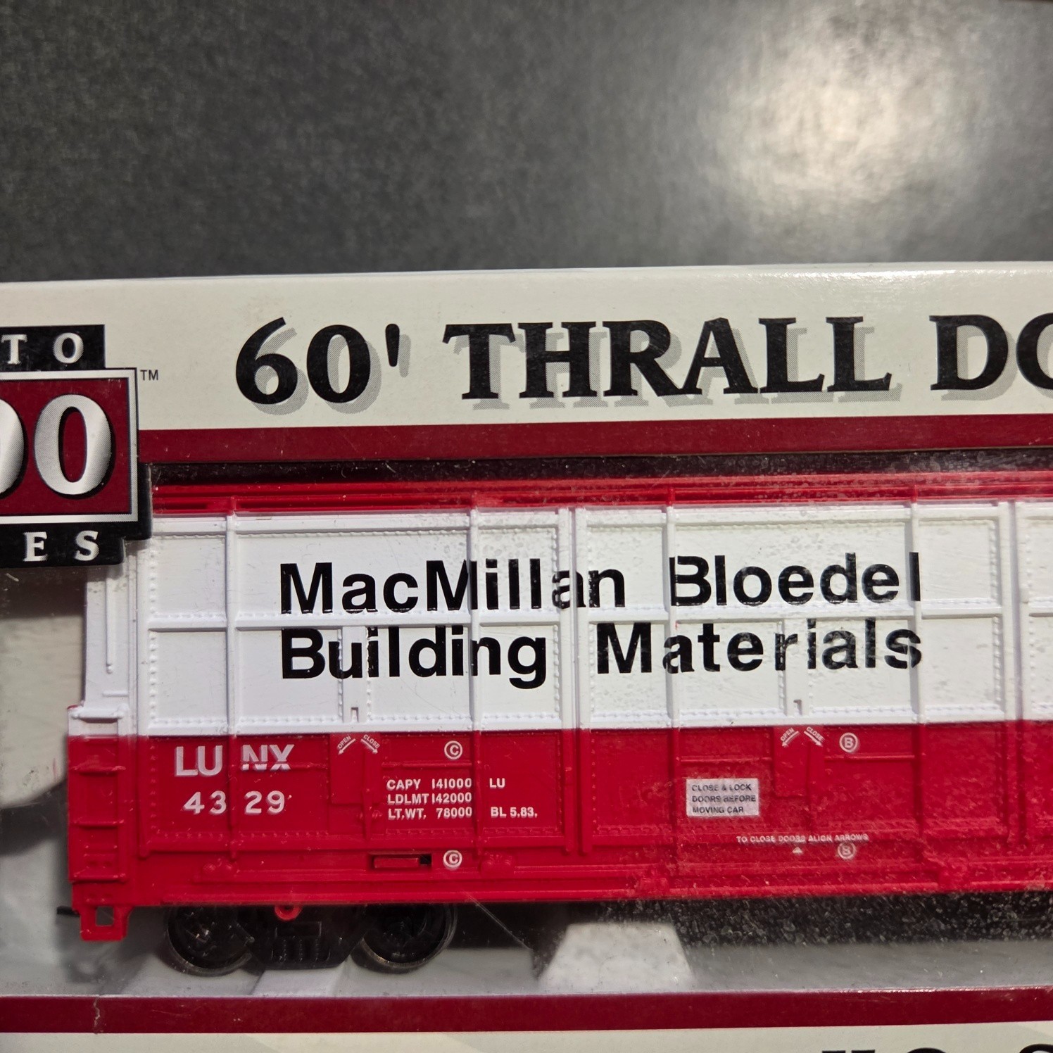 PROTO 1000 60′ THRALL DOOR BOX CAR – 2 Cars Available – MacMillan Bloedel – NIB