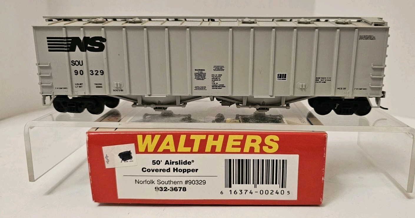 Walthers 932-3678 HO 50′ Airslide Hopper Norfolk Southern SOU 90329 – RTR
