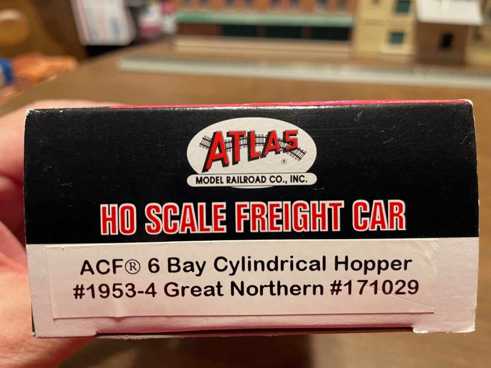Atlas HO 1953-4 Great Northern ACF 6 Bay Cylindrical Hopper #171029 in HO