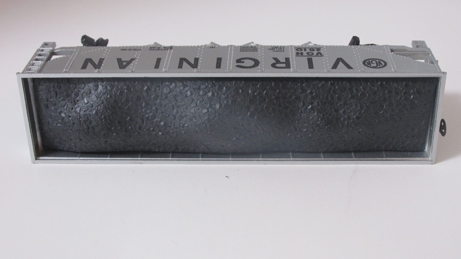 Ho scale,open hoppers,4 bay,bundle of 3,VGN 2610,MKT 236758,& PC 483922,plastic.