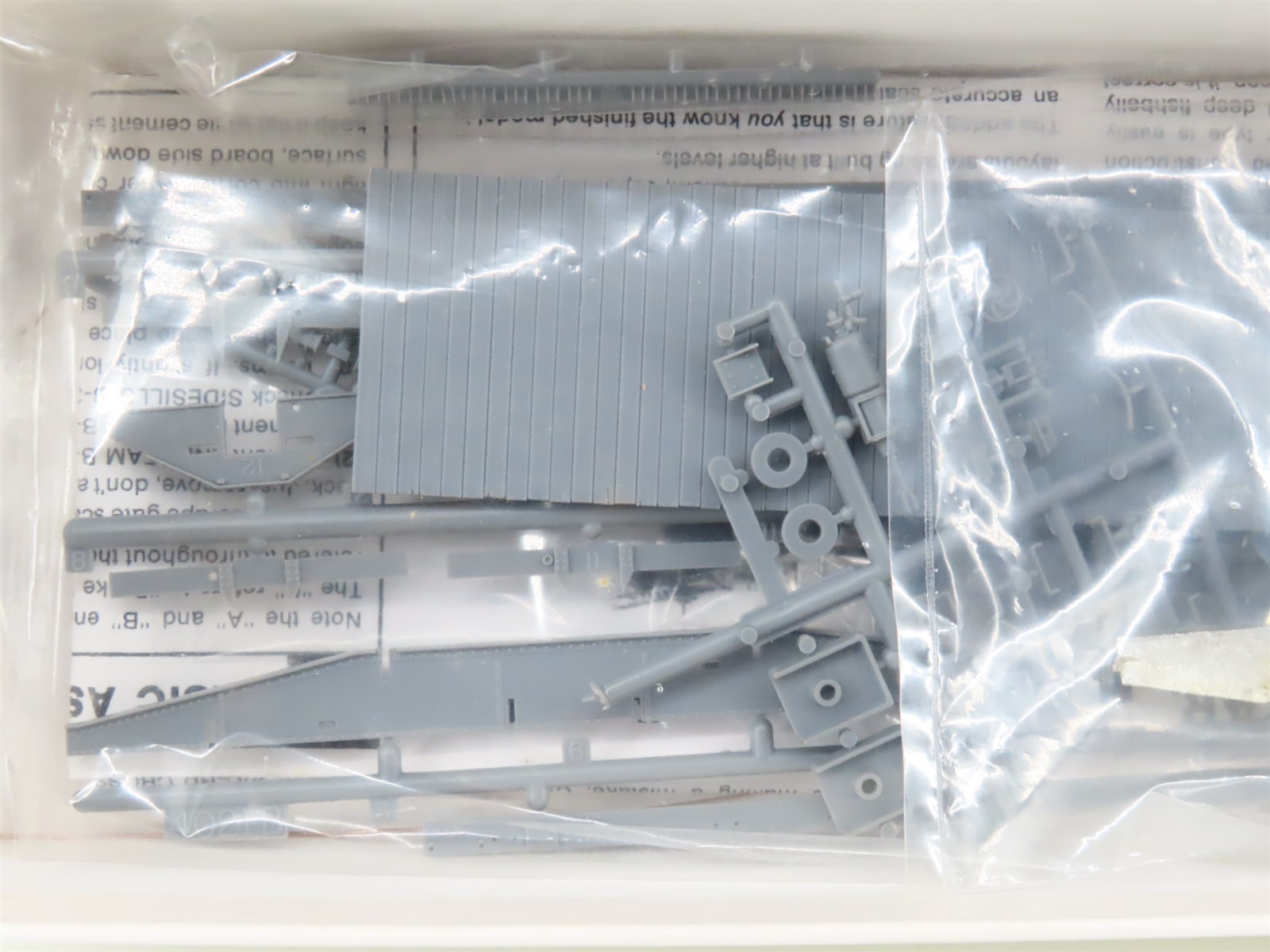 LOT of 4 HO Scale Tichy Train Group Kits #4021 Unpainted 40′ Flat Cars