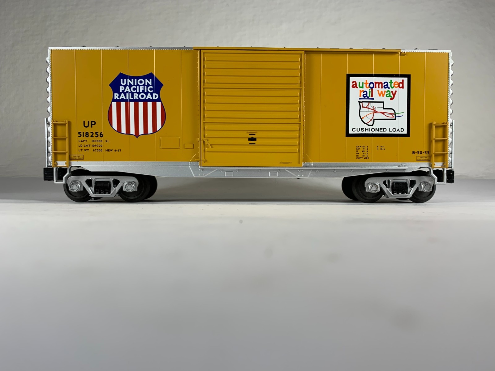 MTH RAILKING 30-4192a, UNION PACIFIC HI-CUBE BOX CAR #518256, NIB