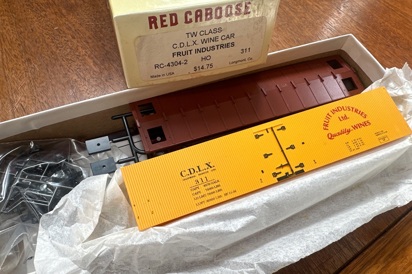 Red Caboose HO Kit #RC-4304-2 TW Class C. D. L. X. Wine Car Fruit Industries NY