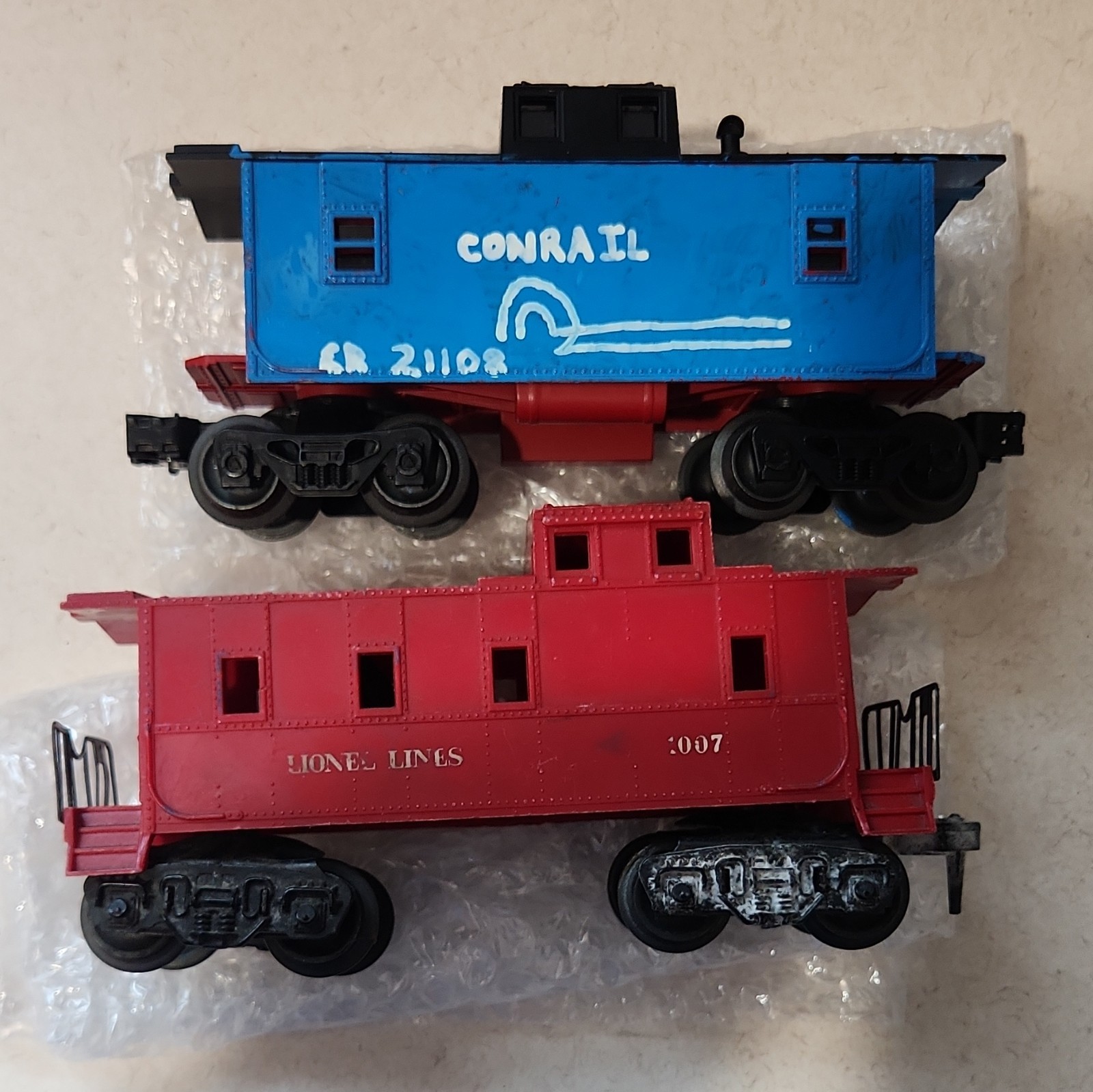 Lionel Conrail & Lionel Lines Caboose Lot O Gauge 3-Rail Analog Red/Blue 1007