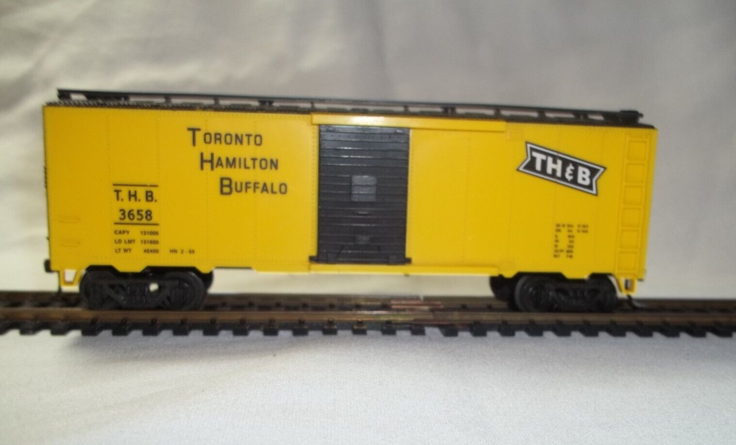 Bachmann Silver Series #1704 HO PS1 40′ Boxcar, Toronto, Hamilton & Buffalo 3658